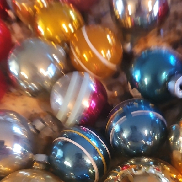 Set of 26 Vintage Shiny Brite Festive Multicolor Christmas Ornament Collection - Picture 5 of 13